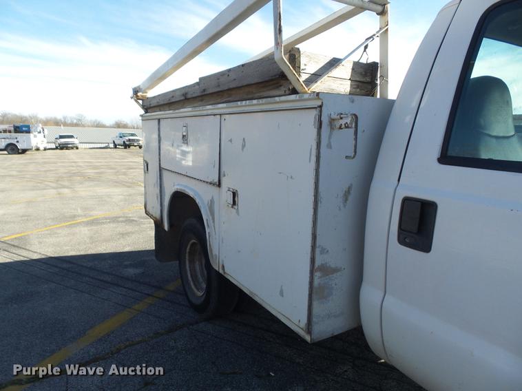 image for item DB6267 2000 Ford F350 Super Duty XL utility bed pickup truck