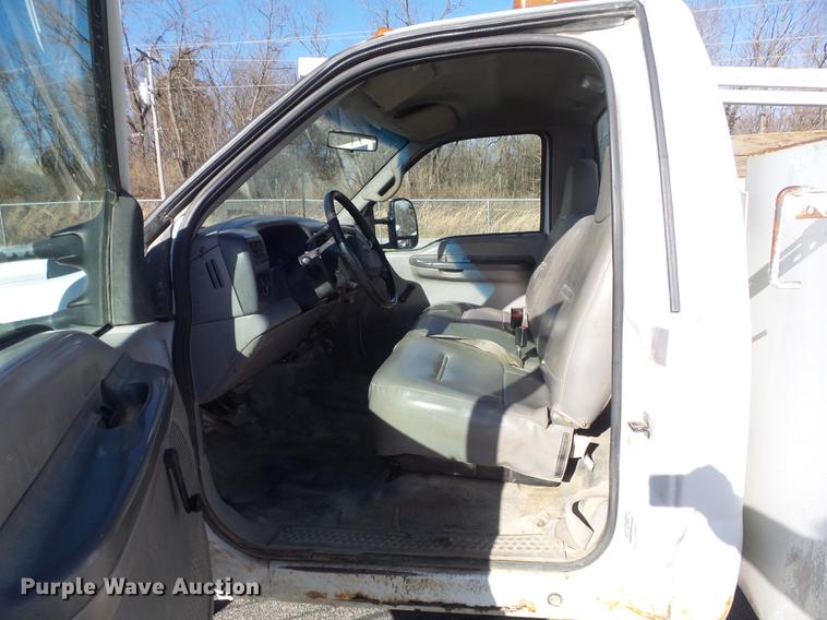 image for item DB6267 2000 Ford F350 Super Duty XL utility bed pickup truck