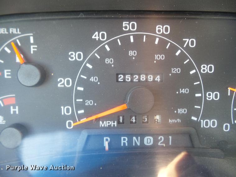 image for item DB6267 2000 Ford F350 Super Duty XL utility bed pickup truck