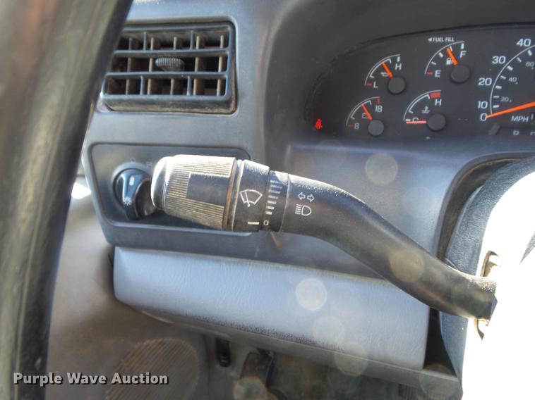 image for item DB6267 2000 Ford F350 Super Duty XL utility bed pickup truck