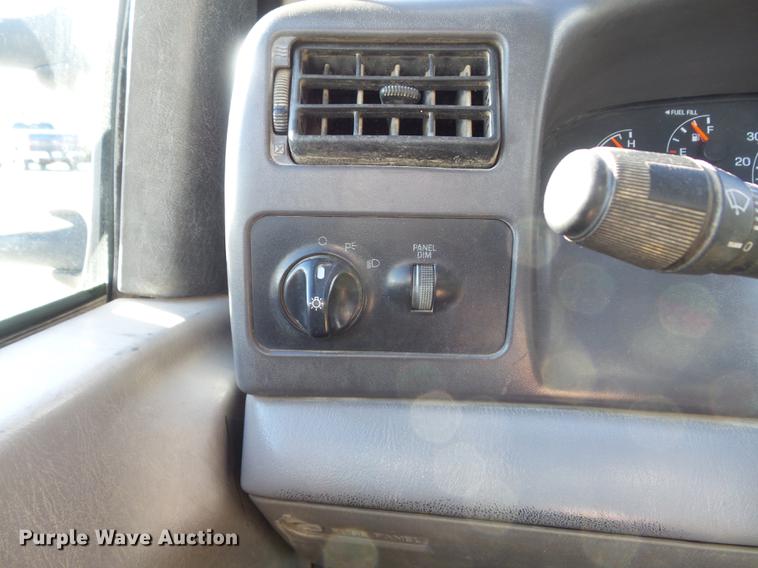 image for item DB6267 2000 Ford F350 Super Duty XL utility bed pickup truck