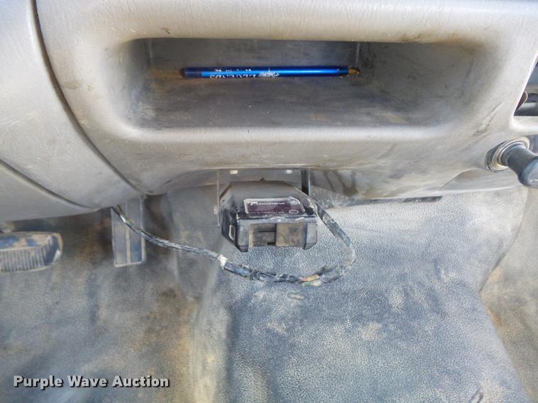 image for item DB6267 2000 Ford F350 Super Duty XL utility bed pickup truck