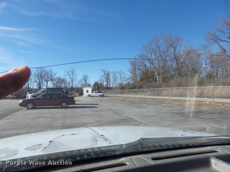 image for item DB6267 2000 Ford F350 Super Duty XL utility bed pickup truck