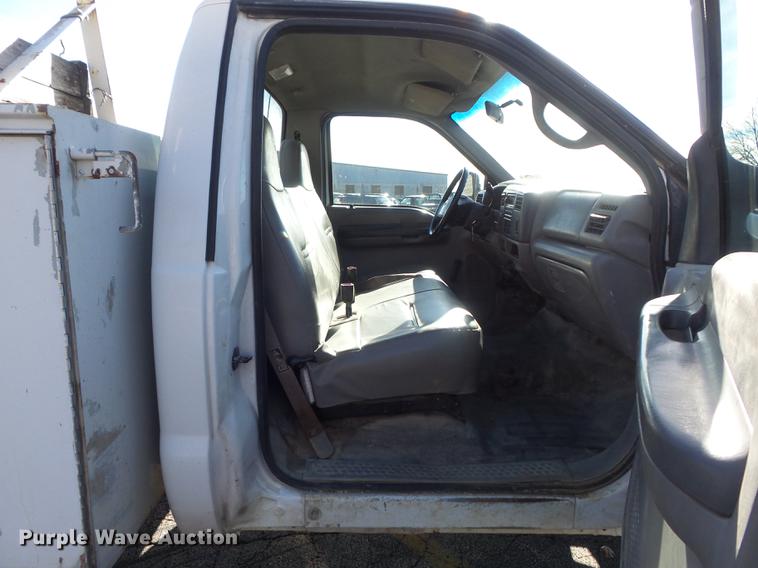 image for item DB6267 2000 Ford F350 Super Duty XL utility bed pickup truck