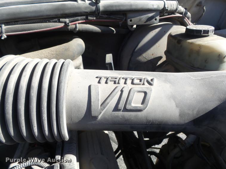 image for item DB6267 2000 Ford F350 Super Duty XL utility bed pickup truck