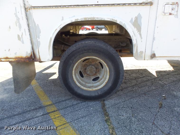 image for item DB6267 2000 Ford F350 Super Duty XL utility bed pickup truck