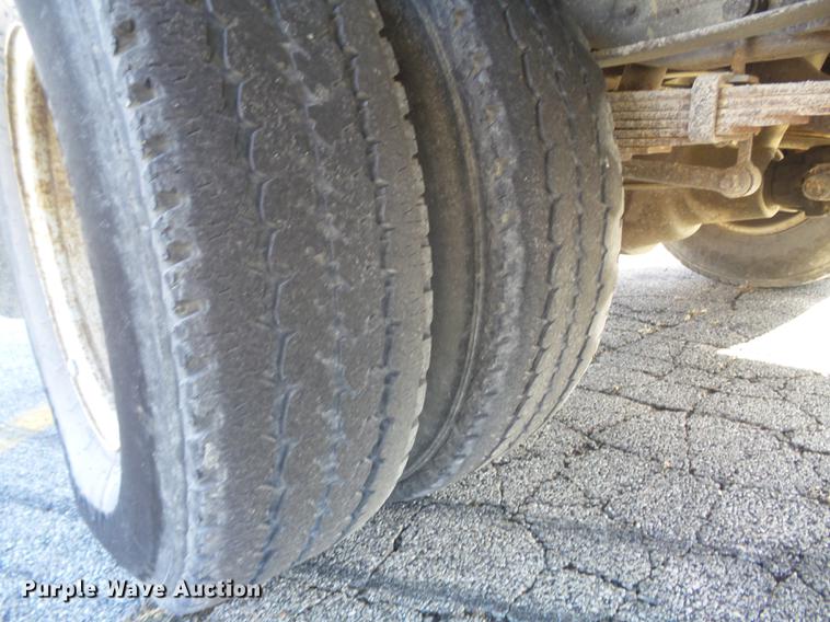 image for item DB6267 2000 Ford F350 Super Duty XL utility bed pickup truck