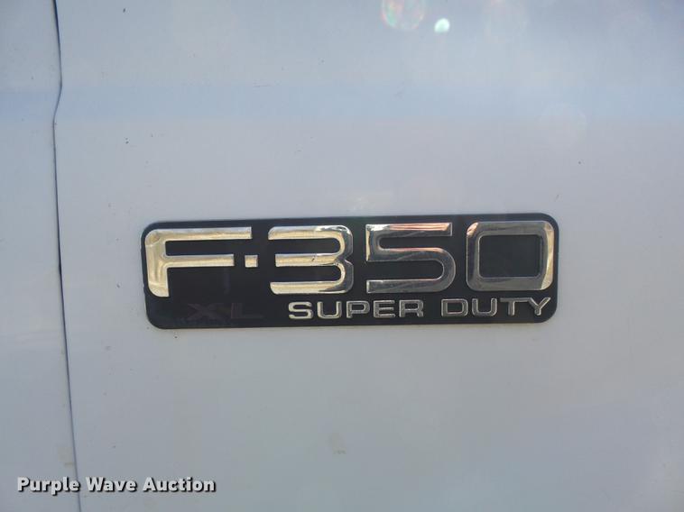 image for item DB6267 2000 Ford F350 Super Duty XL utility bed pickup truck