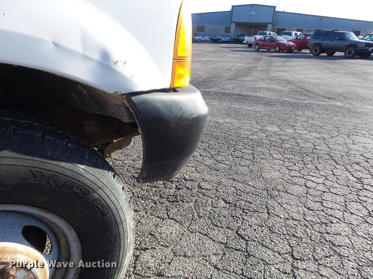 image for item DB6268 2000 Ford F350 Super Duty XL bucket truck