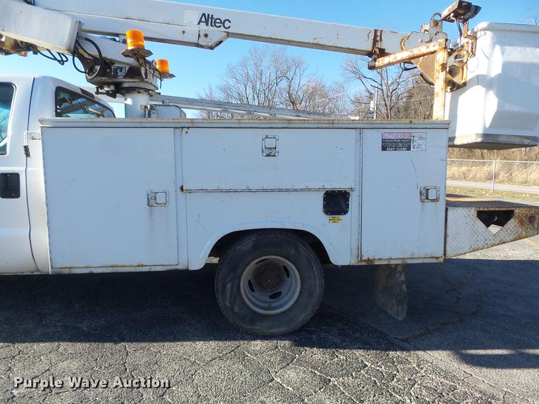 image for item DB6268 2000 Ford F350 Super Duty XL bucket truck