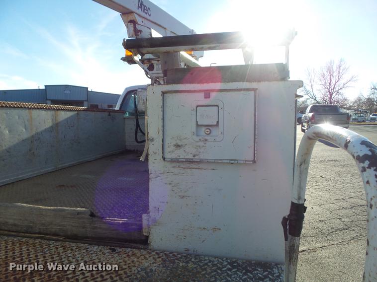 image for item DB6268 2000 Ford F350 Super Duty XL bucket truck