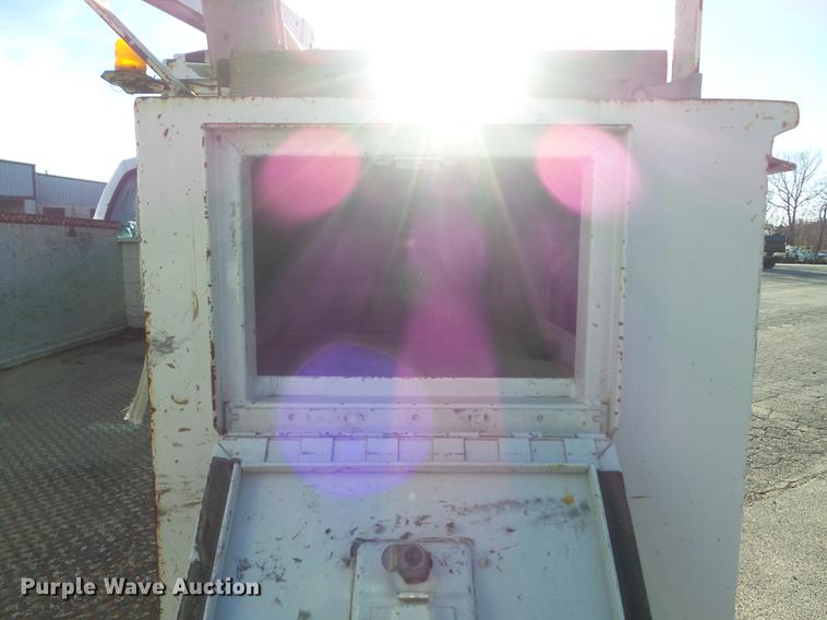 image for item DB6268 2000 Ford F350 Super Duty XL bucket truck