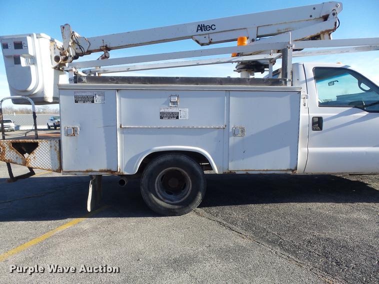 image for item DB6268 2000 Ford F350 Super Duty XL bucket truck