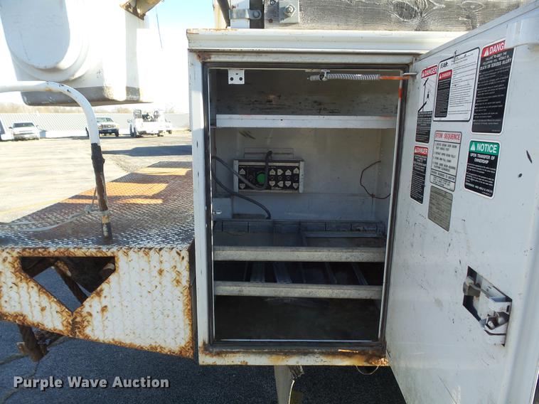 image for item DB6268 2000 Ford F350 Super Duty XL bucket truck