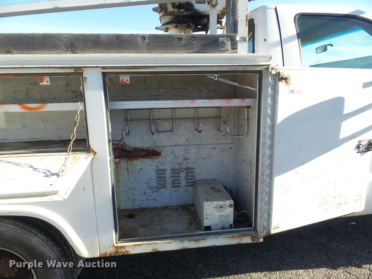 image for item DB6268 2000 Ford F350 Super Duty XL bucket truck