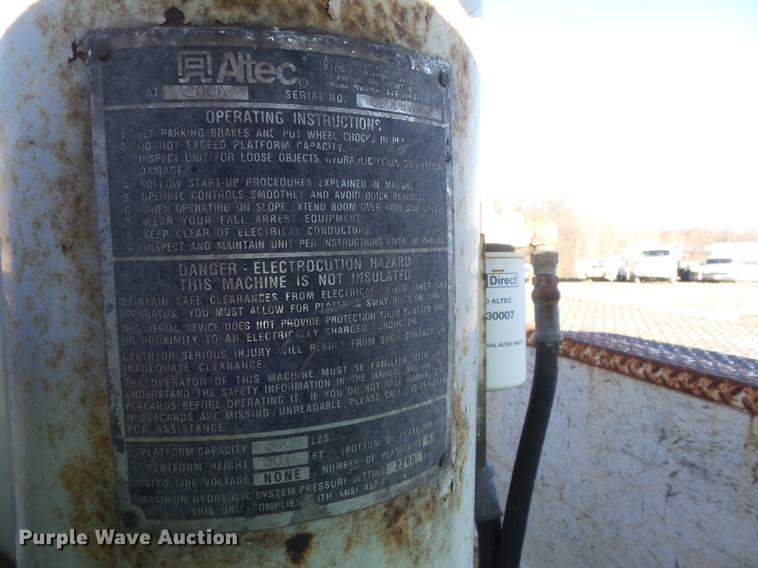 image for item DB6268 2000 Ford F350 Super Duty XL bucket truck