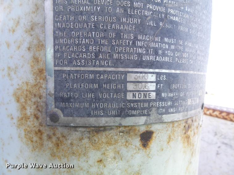 image for item DB6268 2000 Ford F350 Super Duty XL bucket truck