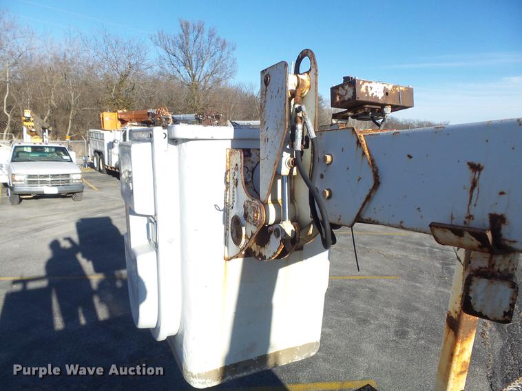 image for item DB6268 2000 Ford F350 Super Duty XL bucket truck