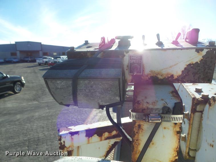 image for item DB6268 2000 Ford F350 Super Duty XL bucket truck