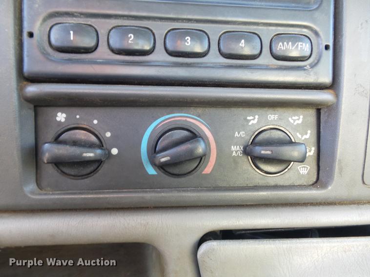 image for item DB6268 2000 Ford F350 Super Duty XL bucket truck