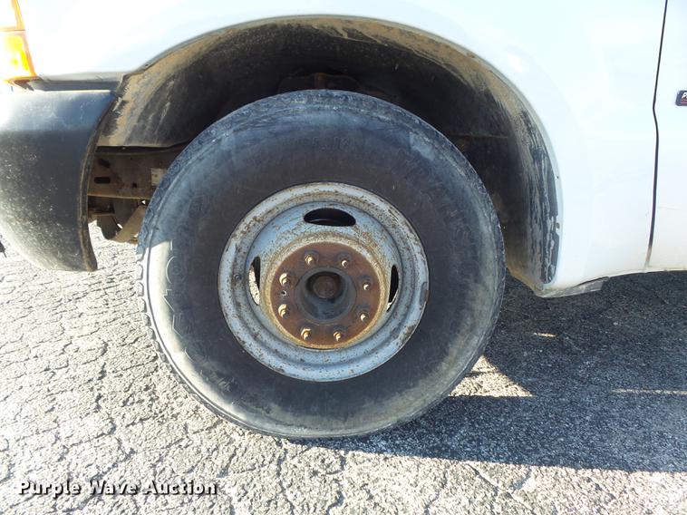 image for item DB6268 2000 Ford F350 Super Duty XL bucket truck