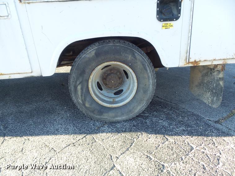 image for item DB6268 2000 Ford F350 Super Duty XL bucket truck