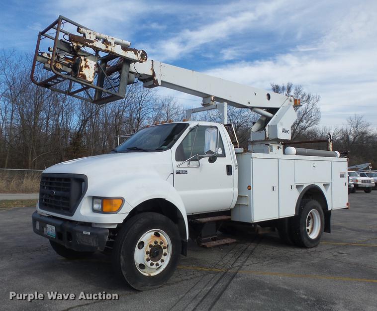 image for item DB6269 2000 Ford F650 Super Duty XL bucket truck
