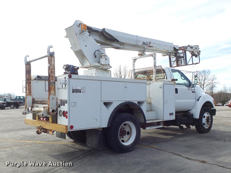 image for item DB6269 2000 Ford F650 Super Duty XL bucket truck