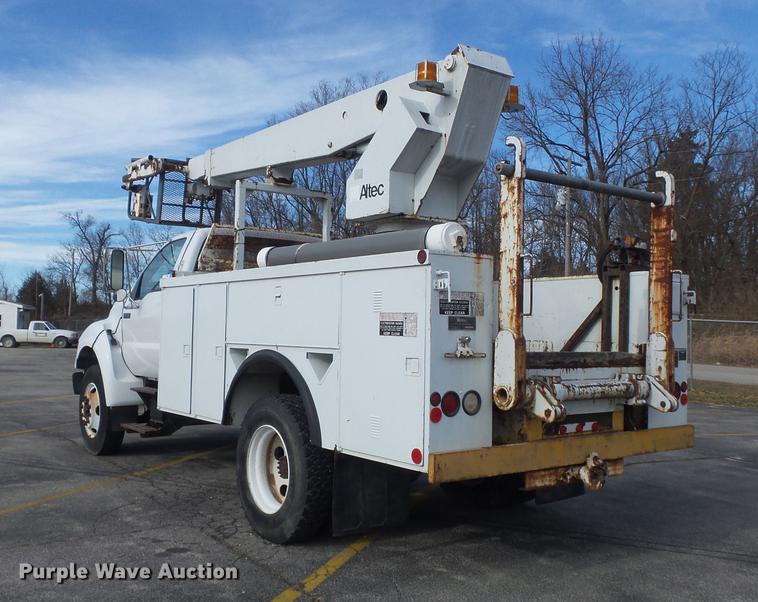 image for item DB6269 2000 Ford F650 Super Duty XL bucket truck