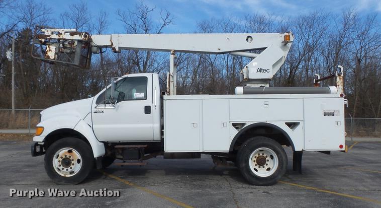 image for item DB6269 2000 Ford F650 Super Duty XL bucket truck
