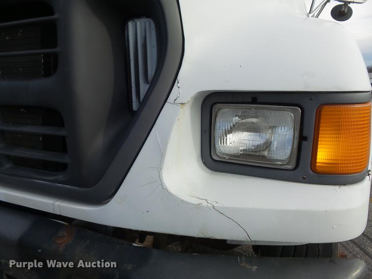 image for item DB6269 2000 Ford F650 Super Duty XL bucket truck