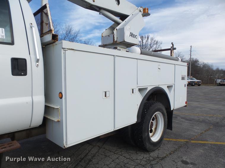 image for item DB6269 2000 Ford F650 Super Duty XL bucket truck