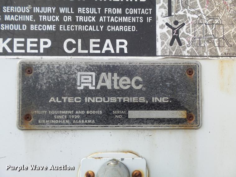 image for item DB6269 2000 Ford F650 Super Duty XL bucket truck