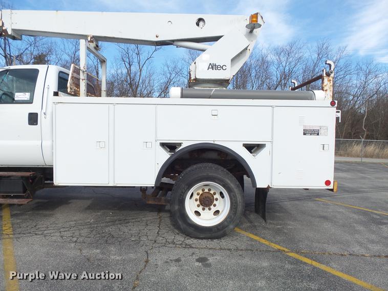 image for item DB6269 2000 Ford F650 Super Duty XL bucket truck