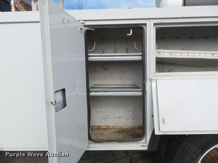 image for item DB6269 2000 Ford F650 Super Duty XL bucket truck