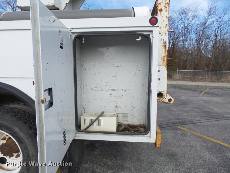 image for item DB6269 2000 Ford F650 Super Duty XL bucket truck