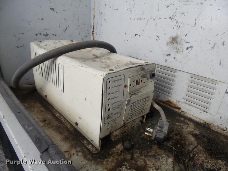 image for item DB6269 2000 Ford F650 Super Duty XL bucket truck