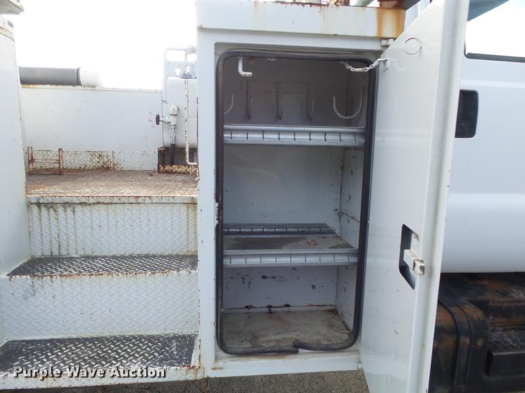 image for item DB6269 2000 Ford F650 Super Duty XL bucket truck