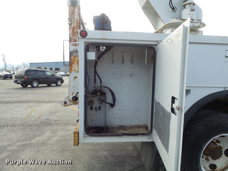 image for item DB6269 2000 Ford F650 Super Duty XL bucket truck