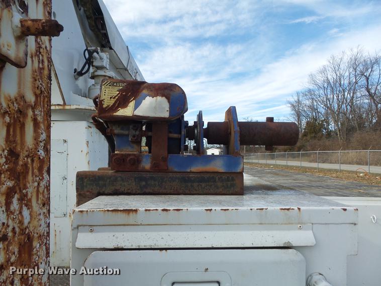 image for item DB6269 2000 Ford F650 Super Duty XL bucket truck