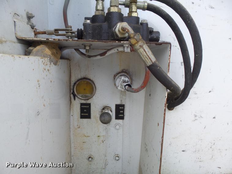 image for item DB6269 2000 Ford F650 Super Duty XL bucket truck