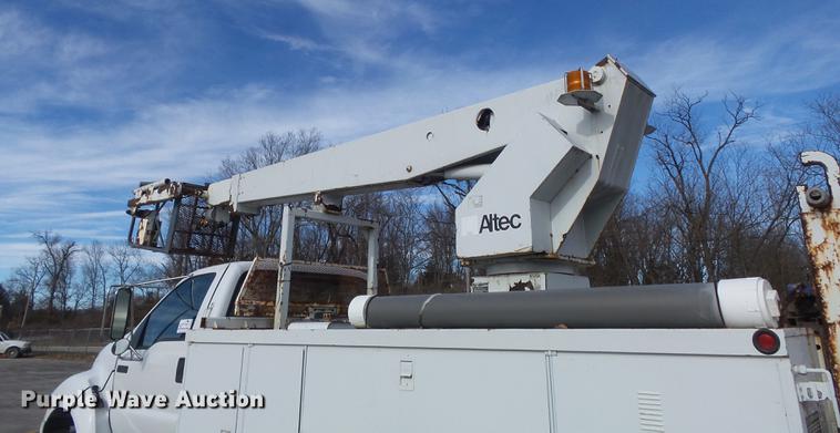 image for item DB6269 2000 Ford F650 Super Duty XL bucket truck