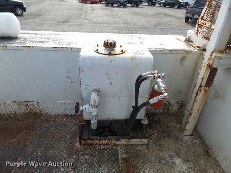 image for item DB6269 2000 Ford F650 Super Duty XL bucket truck