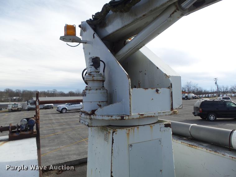 image for item DB6269 2000 Ford F650 Super Duty XL bucket truck