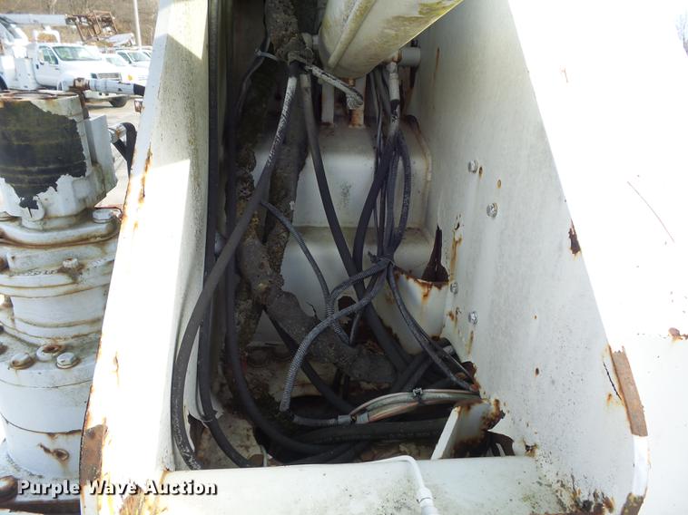 image for item DB6269 2000 Ford F650 Super Duty XL bucket truck