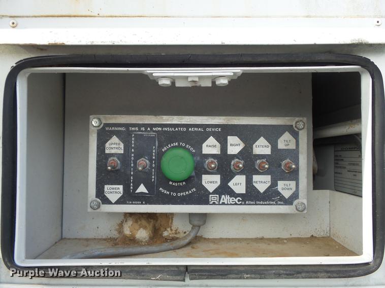 image for item DB6269 2000 Ford F650 Super Duty XL bucket truck