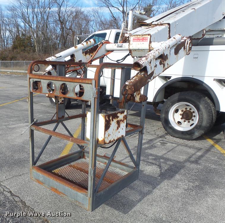 image for item DB6269 2000 Ford F650 Super Duty XL bucket truck