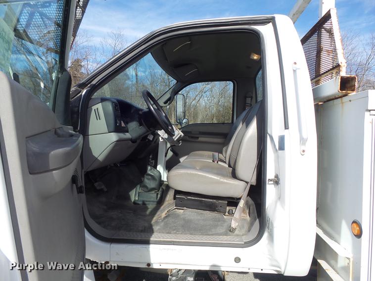 image for item DB6269 2000 Ford F650 Super Duty XL bucket truck