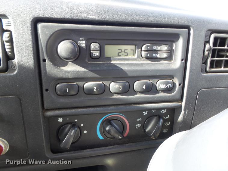 image for item DB6269 2000 Ford F650 Super Duty XL bucket truck