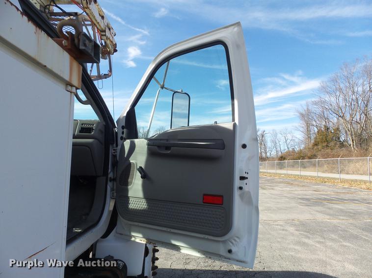 image for item DB6269 2000 Ford F650 Super Duty XL bucket truck